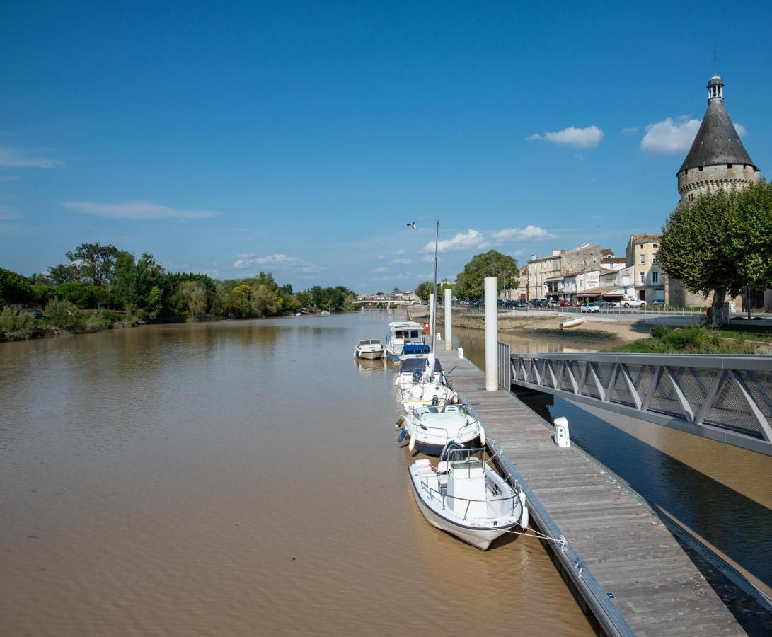 Logis Hotel De La Tour ลีบอร์น ภายนอก รูปภาพ