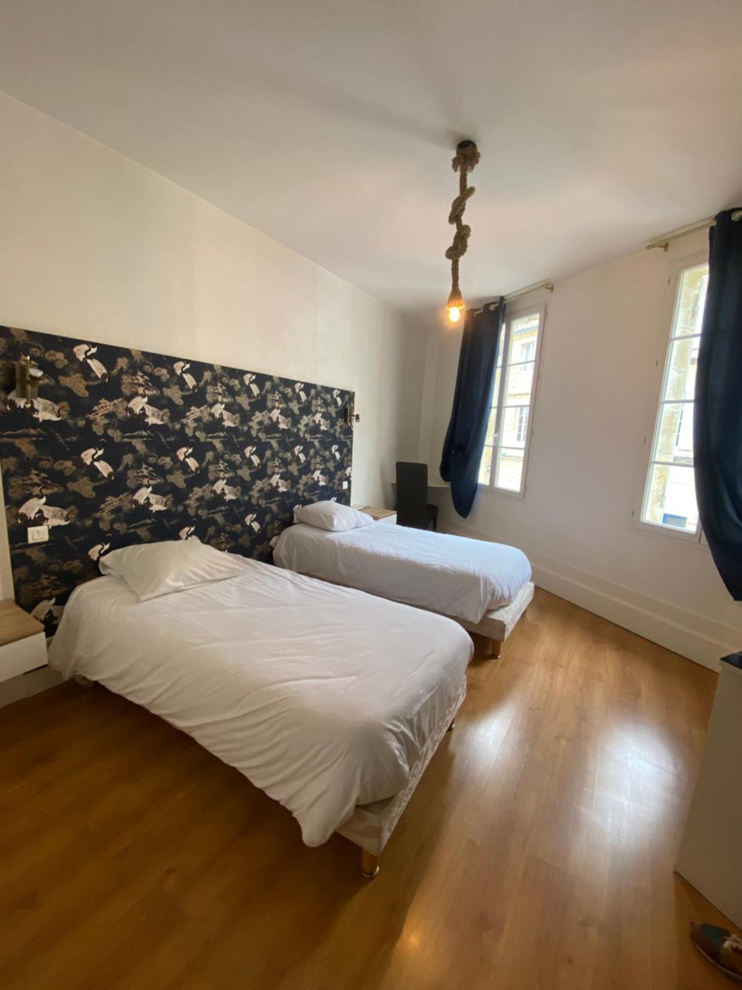 Logis Hotel De La Tour ลีบอร์น ภายนอก รูปภาพ